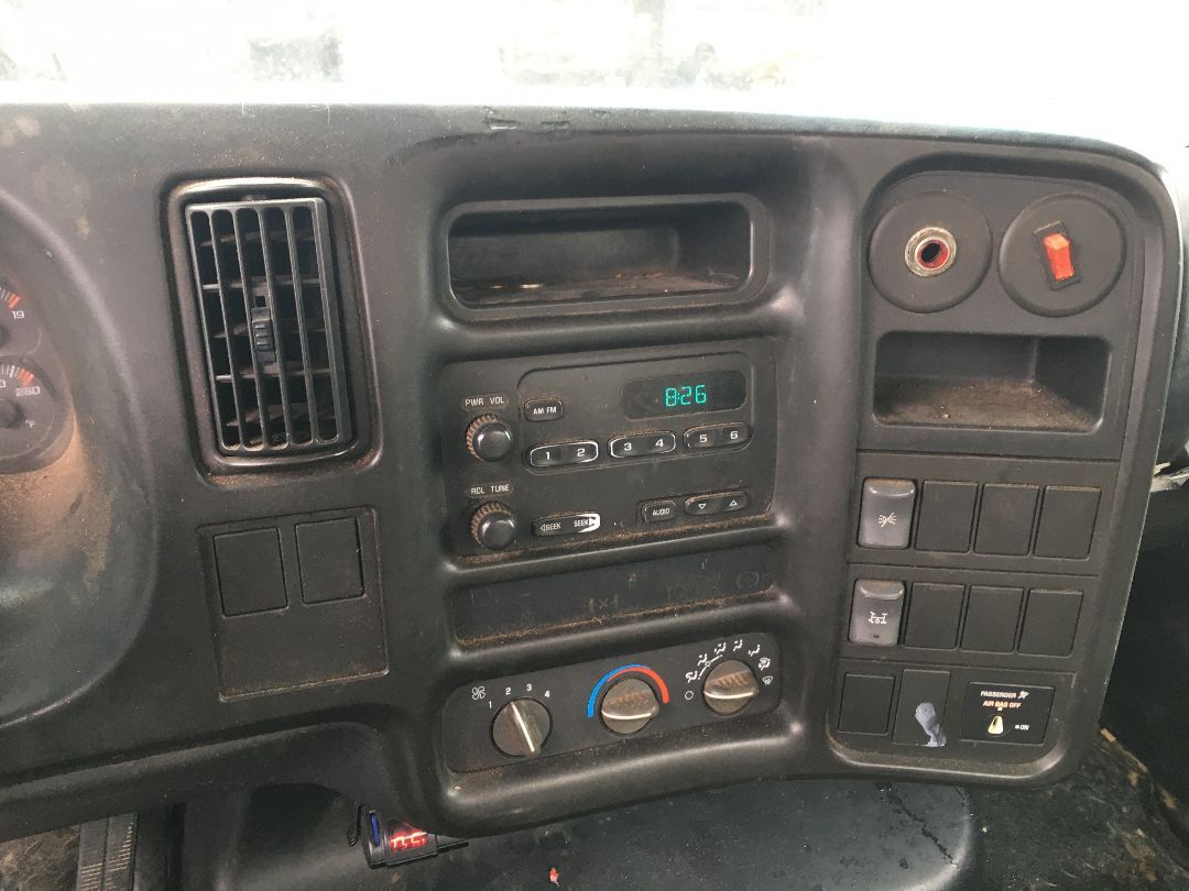 2006 GMC C5500 - Image 10